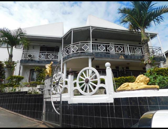 5 BEDROOM HOUSE FOR SALE IN UMHLATUZANA